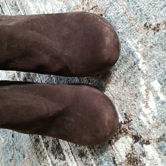 Enzo Angiolino Suede Booties, Heels - Picture 2 of 9